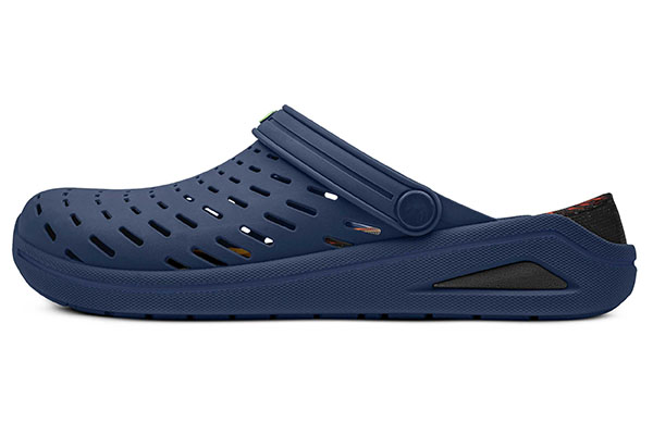 1944_105_002_lateral